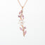 Roségouden ketting met magnolia design en roze steentjes