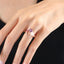 Verstellbarer Ring mit Magnoliendesign, verziert mit synthetischem Amethyst